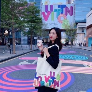 Louis Vuitton exhibition tote